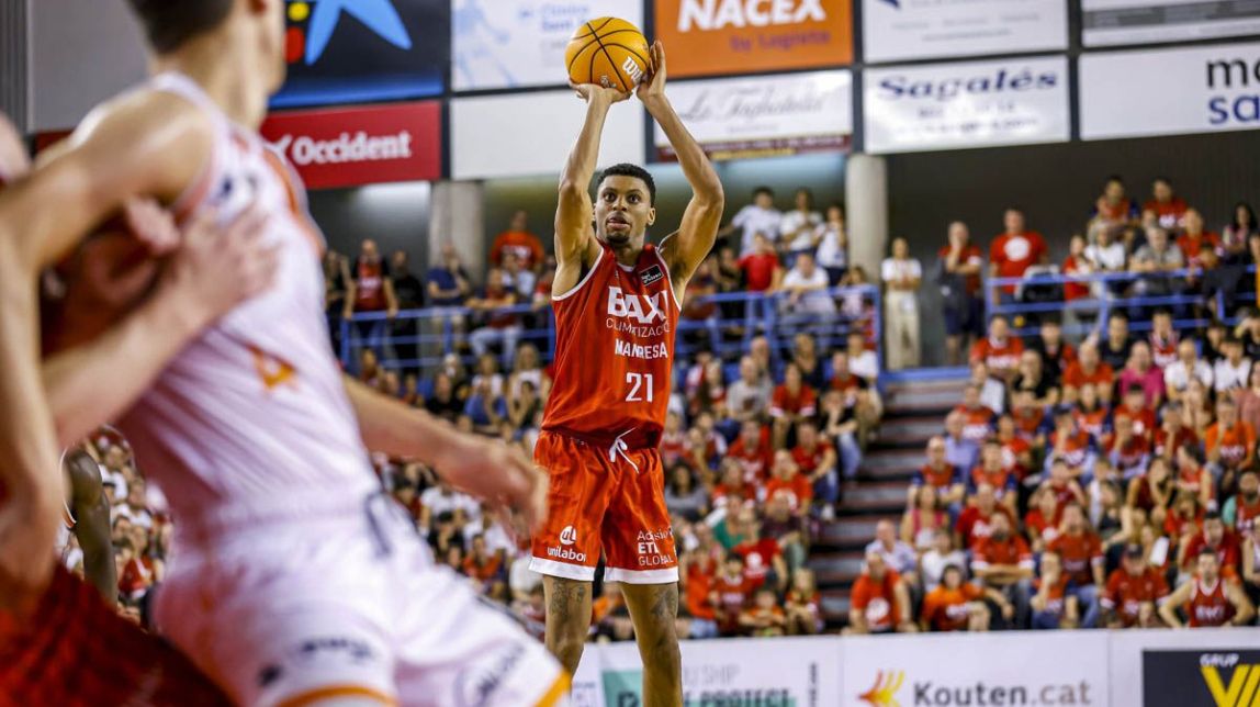 Derrick Alston faz a melhor jogada do segundo dia da ACB